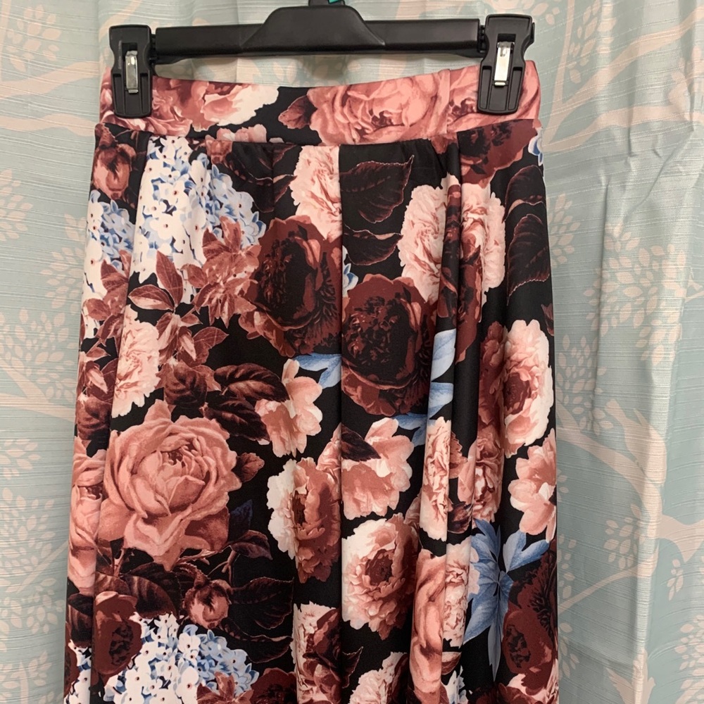 Floral Skirt! From Rue21; Never worn!